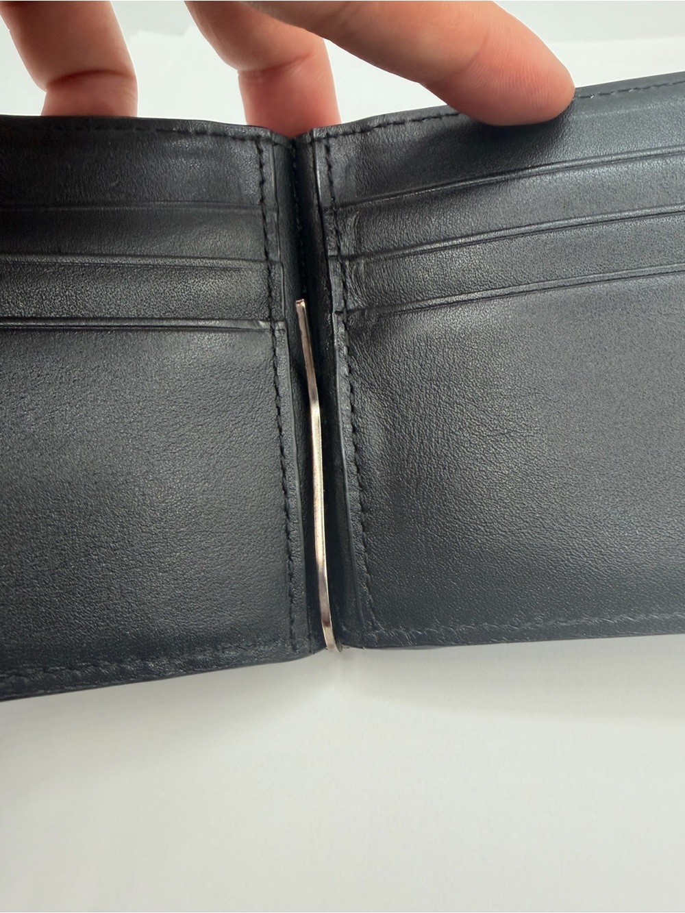 Authentic Burberry Wallet - Picture 5 of 11